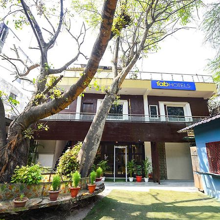 Fabhotel Under Bridge New Delhi Exterior photo
