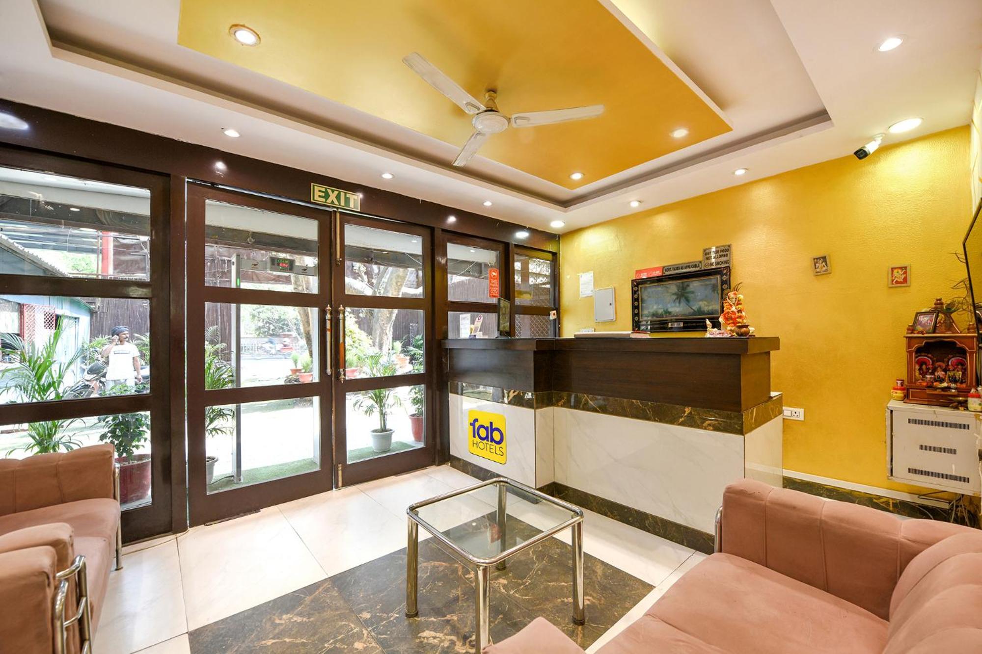 Fabhotel Under Bridge New Delhi Exterior photo