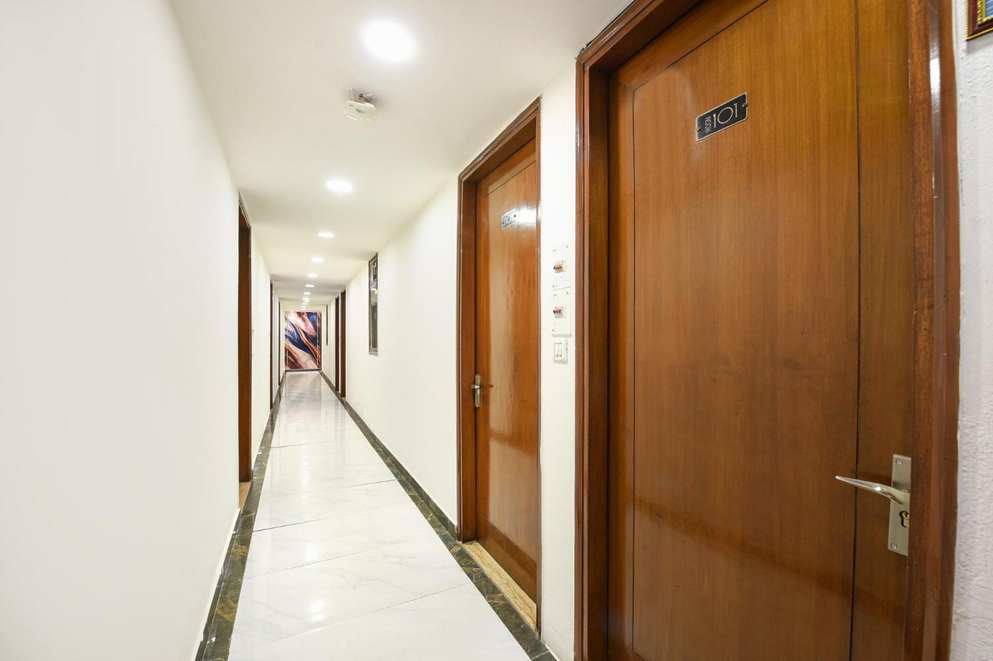 Fabhotel Under Bridge New Delhi Exterior photo